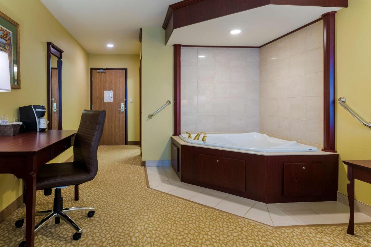 Best Western Plus Grand-Sault Hotel & Suites ภายนอก รูปภาพ