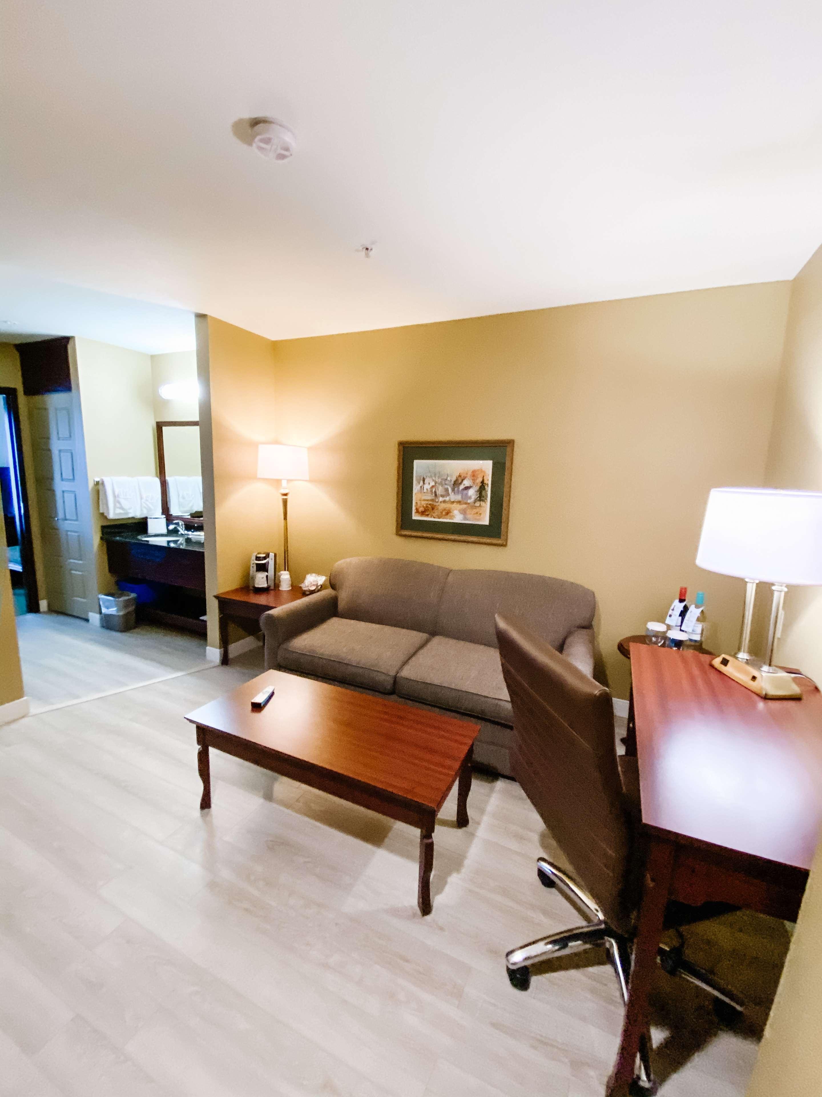Best Western Plus Grand-Sault Hotel & Suites ภายนอก รูปภาพ